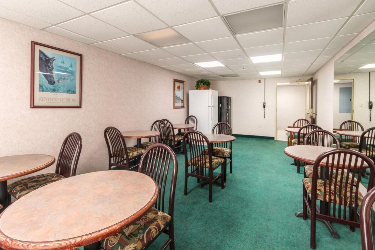 Red Roof Inn Морхед Экстерьер фото